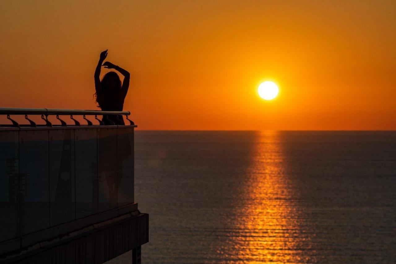 Sunrise Apart-Hotel Batumi Exterior photo